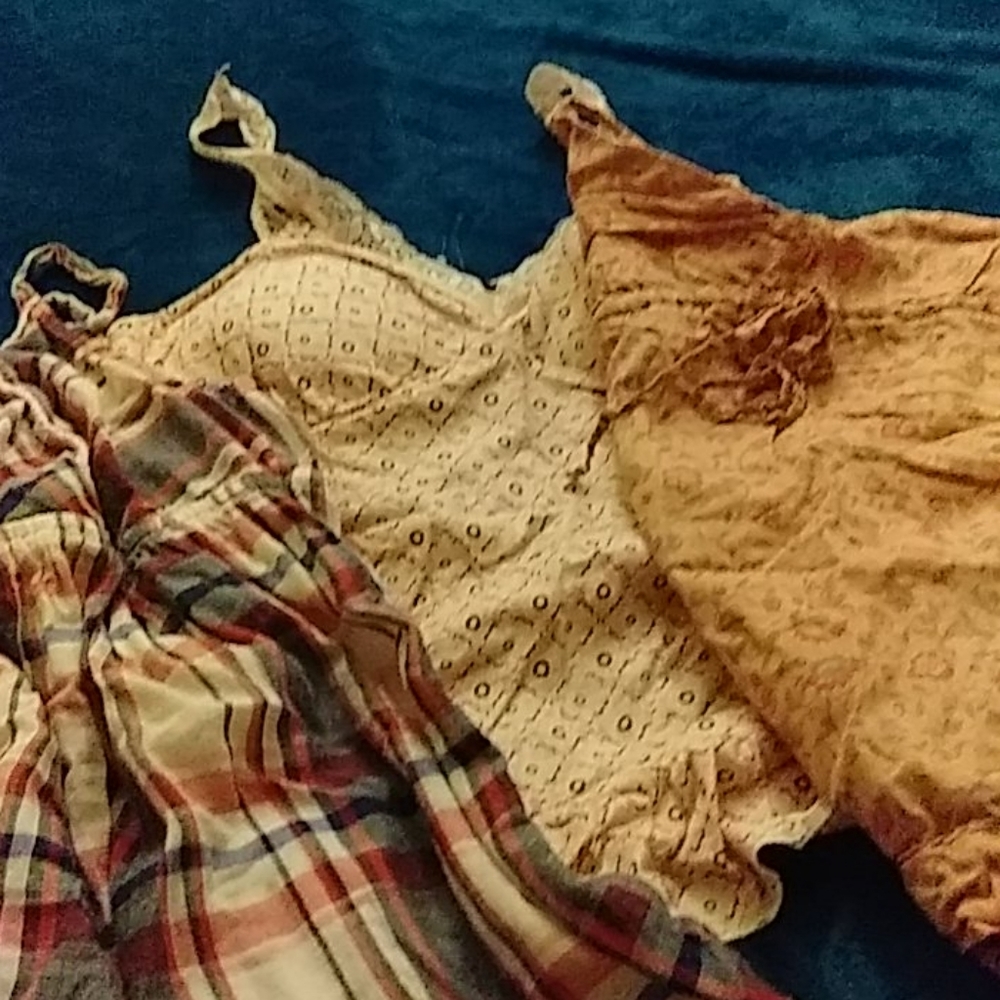 Bundle of 3 tank tops